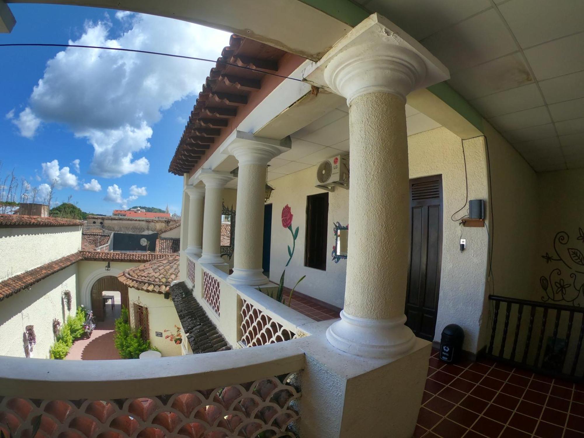 Ricks Hostel ซานตา อานา ภายนอก รูปภาพ
