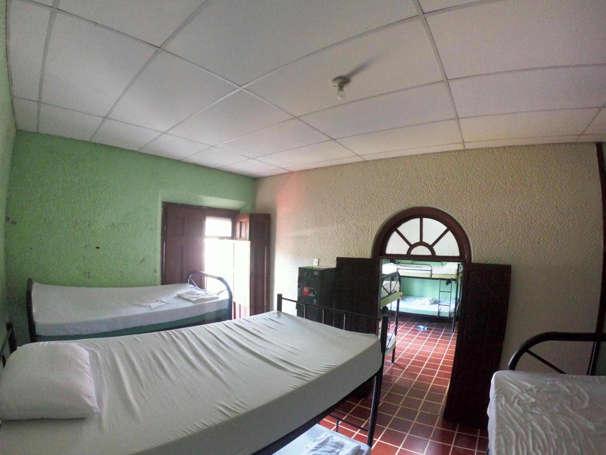 Ricks Hostel ซานตา อานา ภายนอก รูปภาพ