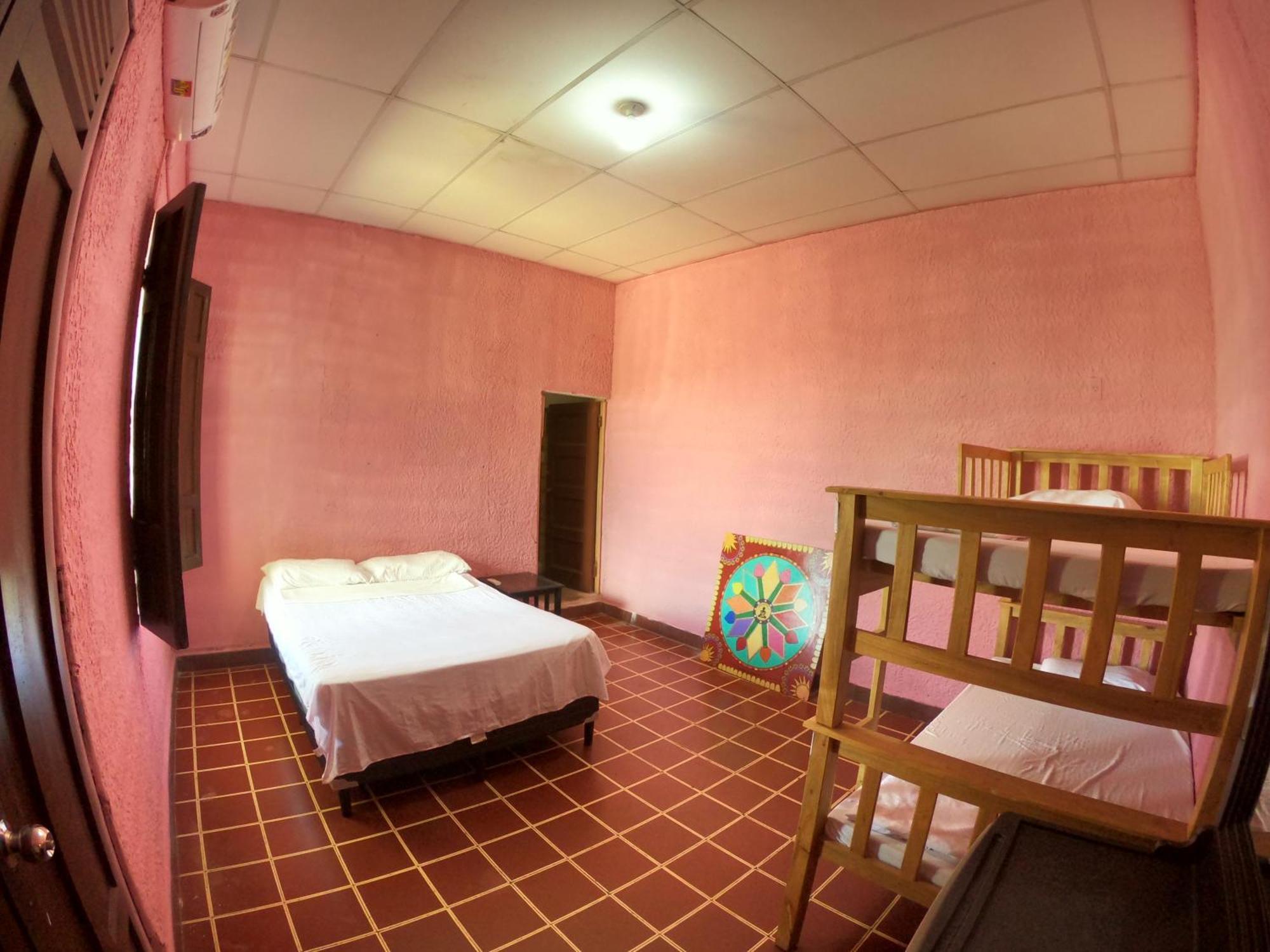 Ricks Hostel ซานตา อานา ภายนอก รูปภาพ