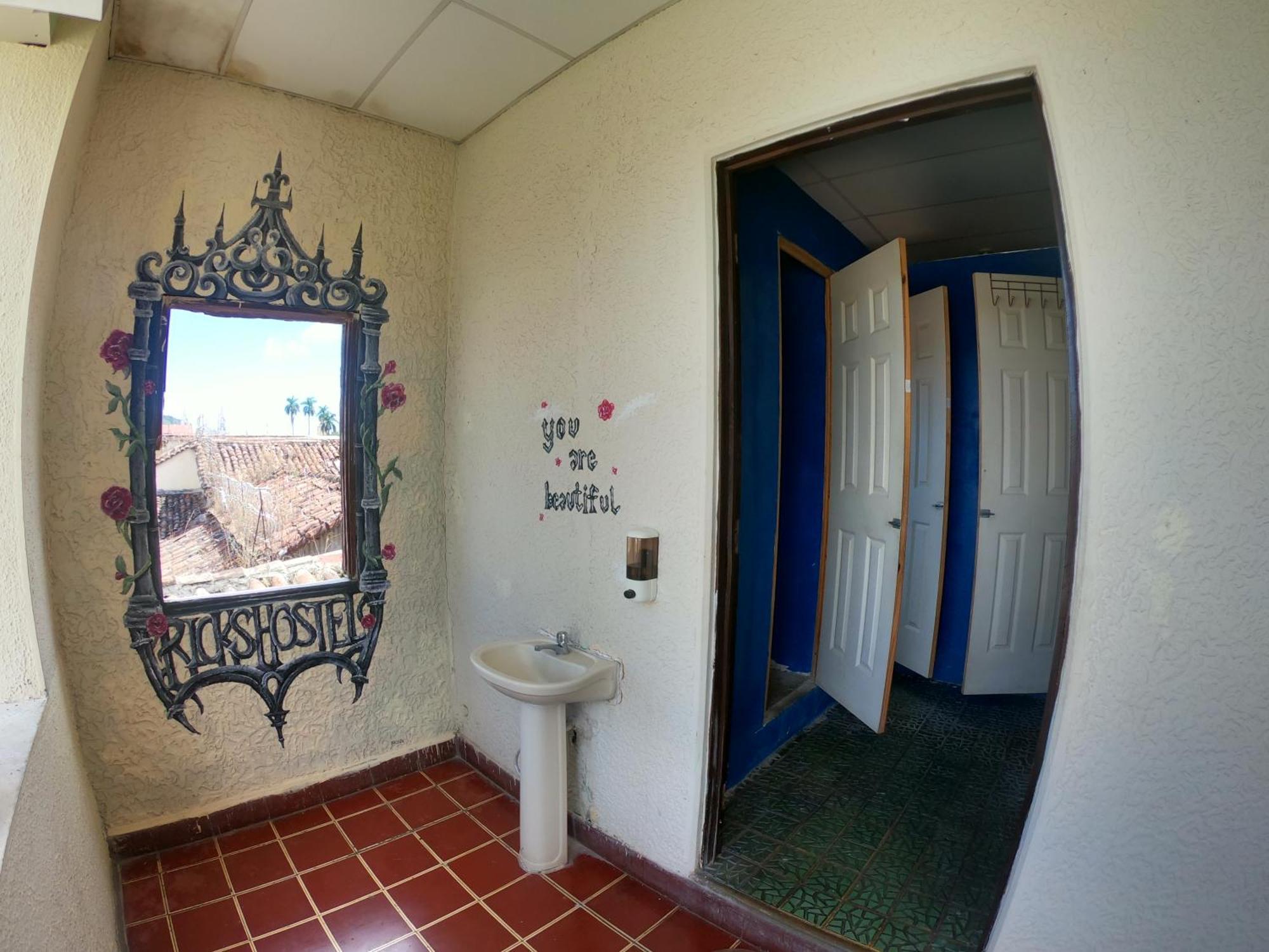 Ricks Hostel ซานตา อานา ภายนอก รูปภาพ